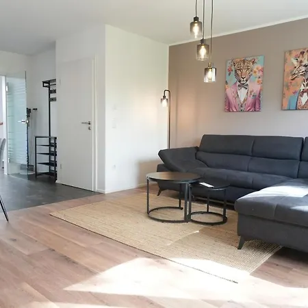 Haus Fuer 8 Gaeste Mit Garten Und Parkplatz In Ruhiger Lager